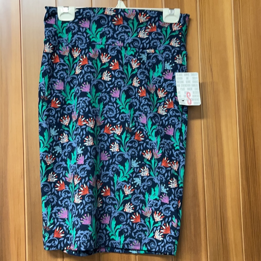 LuLaRoe New Small Blue Floral Cassie Skirt NWT